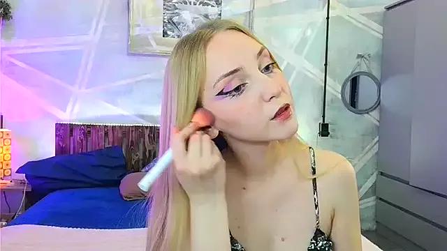 Luna-Fever on StripChat 