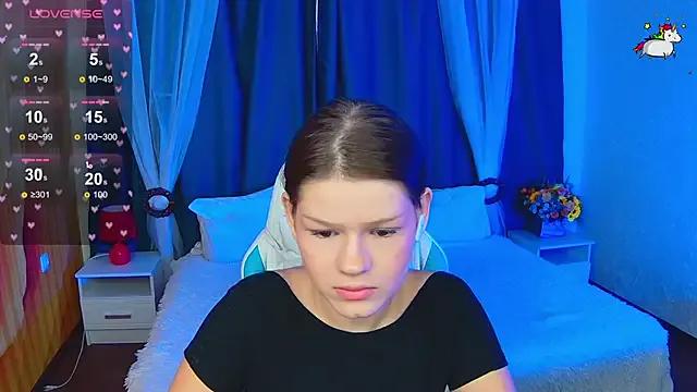 Freechat Lunamytrend on StripChat
