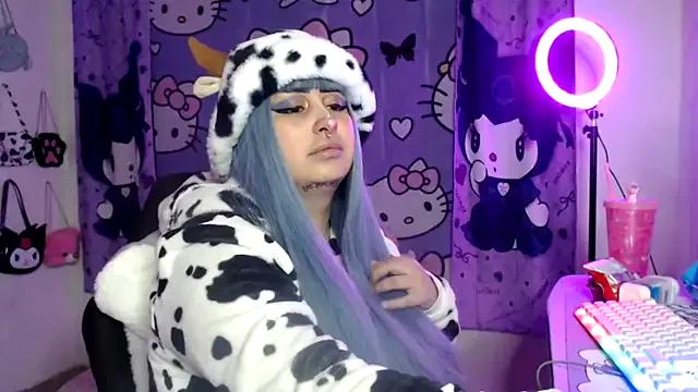 Freechat lussyevans24 on StripChat