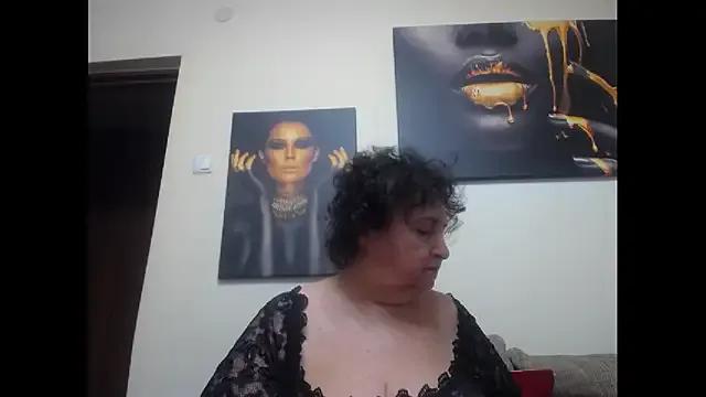 Freechat maturekorine on StripChat