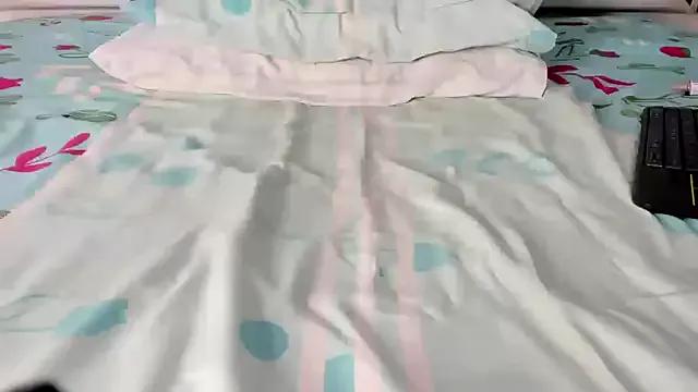 Freechat maybelline69 on StripChat