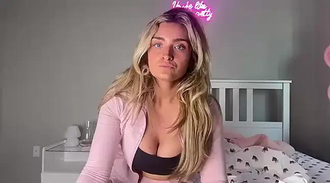 meggsworld on StripChat 