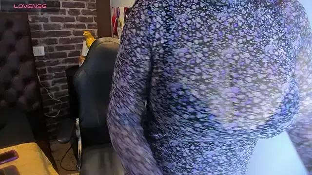 Freechat Meli28_ on StripChat