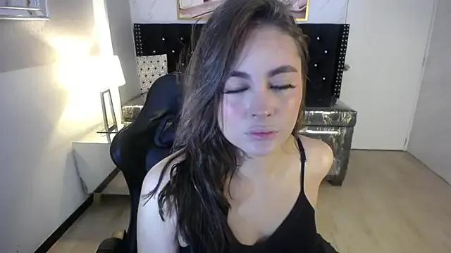 Freechat mia_millan_b on StripChat