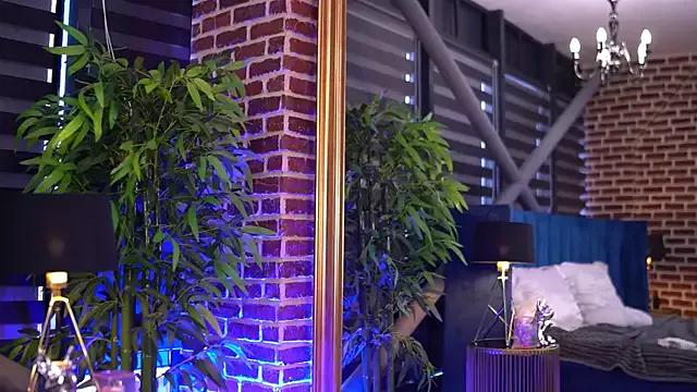 StripChat MillaSerene  is Freechat  MillaSerene — 10m control in doggy