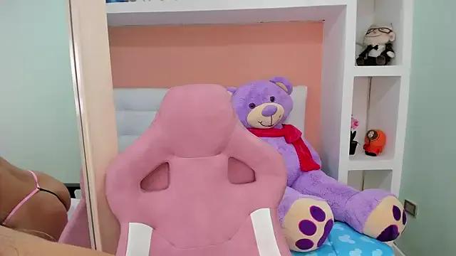 Freechat miss__evolet on StripChat