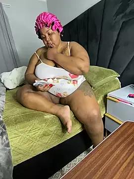 MissLola27 on StripChat 