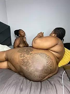 MissLola27 on StripChat 