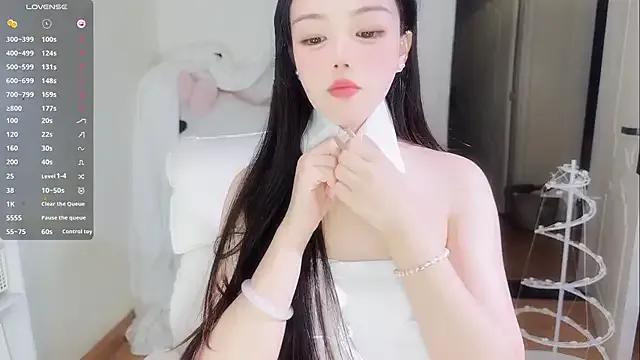 MM-feifei — Puppy lying down from behind