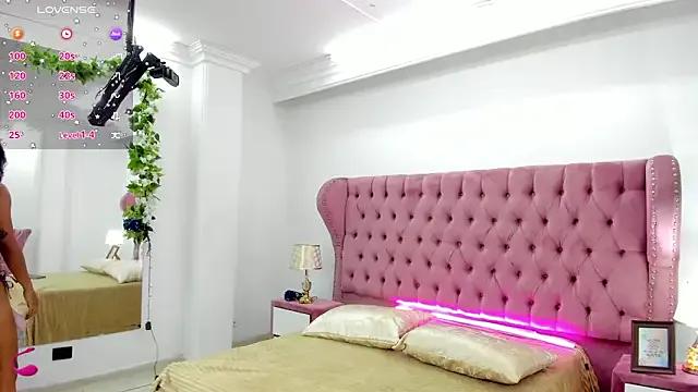 morgana_colens — Spread Ass