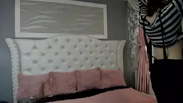 Freechat naomi_cooper__ on StripChat