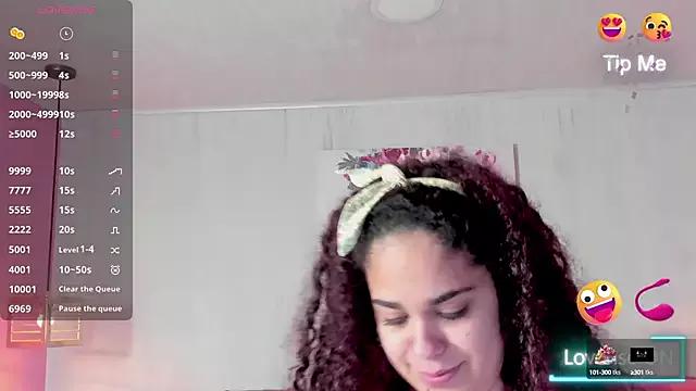 ninna_curly on StripChat 