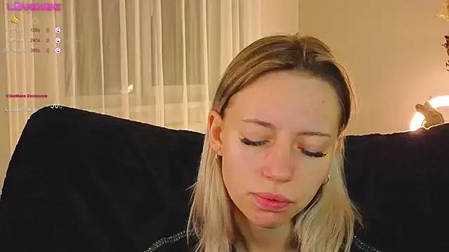 StripChat NyxaThorn  is Freechat  NyxaThorn —  Kiss you