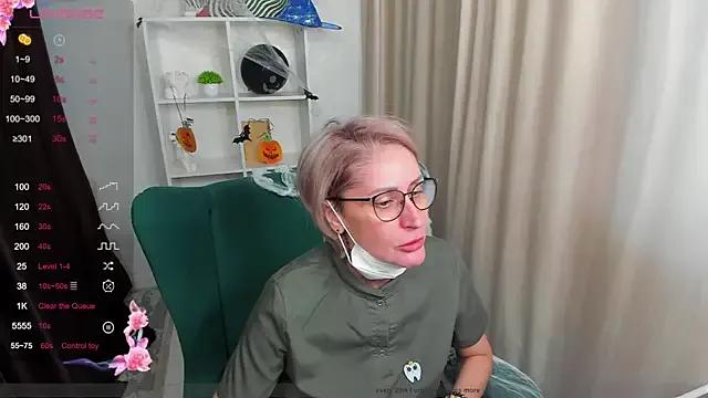 PamellaMurphy — take off your outfit