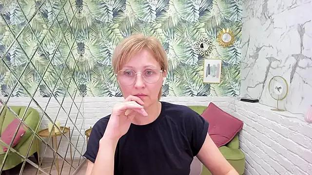 Paris_Cherry — hand bra show