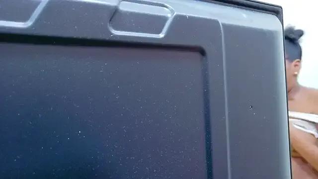 Avatar of petitelittleebony