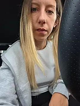 PetiteSecrets — Quitar leggins 10 min parking public 