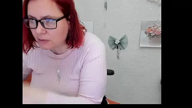 Freechat PlayfullMature on StripChat