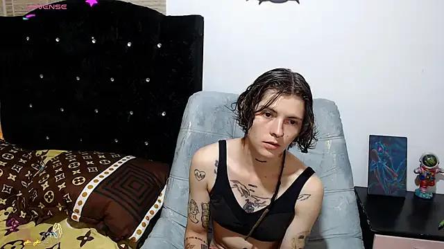 Group pretty_cristal69 on StripChat
