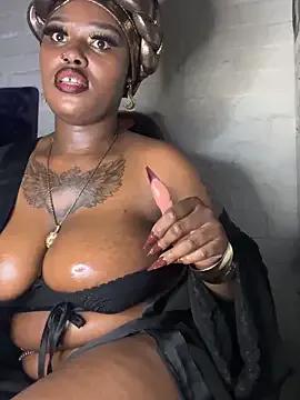 Freechat QUEEN_NOBUHLE_777 on StripChat