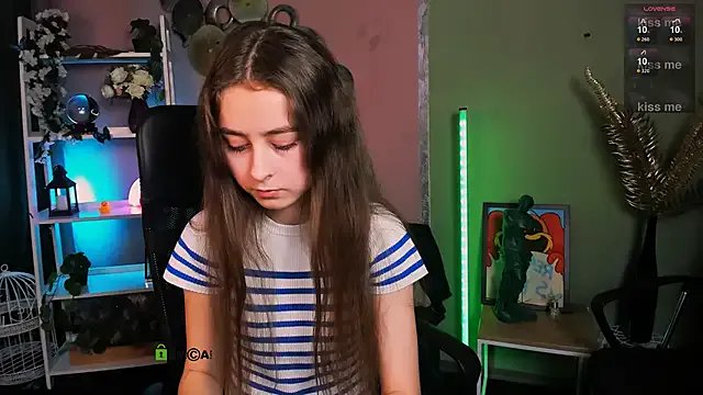 rebecca_smile on StripChat 