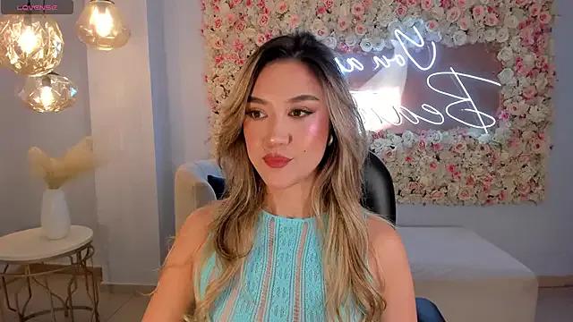 Freechat RebeccaHudson on StripChat