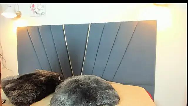 Freechat richsexymom on StripChat