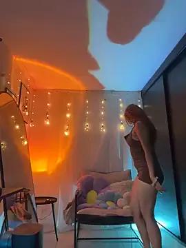 Freechat rubi_star on StripChat