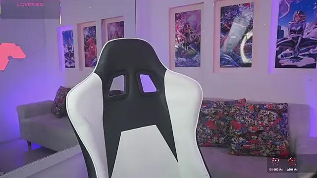 SaharaKramer on StripChat 