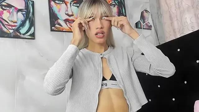 samara_novice18 on StripChat 