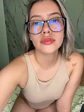 Freechat sara_calderon on StripChat