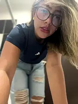Freechat sara_calderon on StripChat