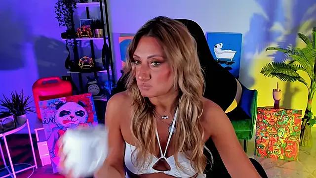 Avatar of SarahAlluring