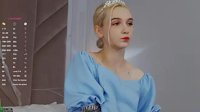 StripChat SaraHearts  is Freechat  SaraHearts — Tease anus with finger