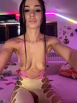 SelenaBee on StripChat 