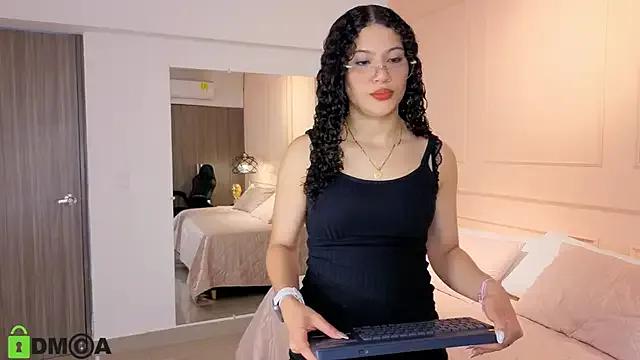 Freechat SHARONN____ on StripChat