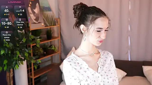 StripChat SheenaDunaway  is Freechat  SheenaDunaway — tease you with my shoulders