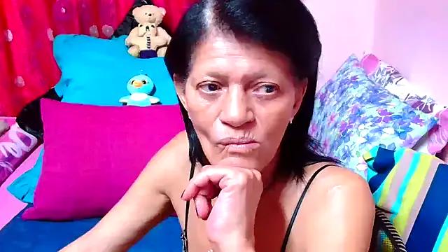 Freechat SLUTTYROXY on StripChat