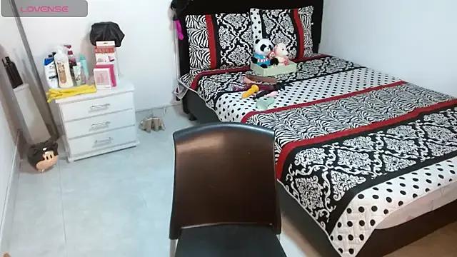 Freechat soniafuckboobs on StripChat