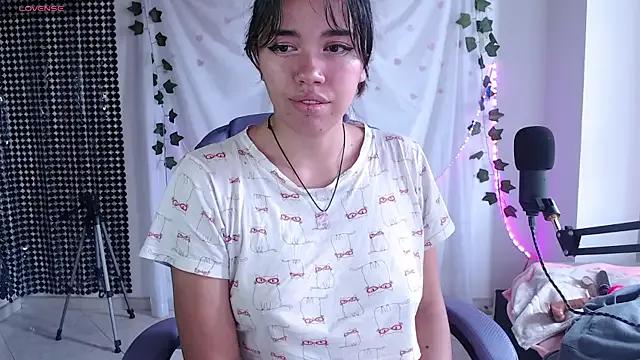 Freechat sophie_north on StripChat