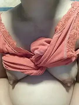 Freechat squirtshantal on StripChat