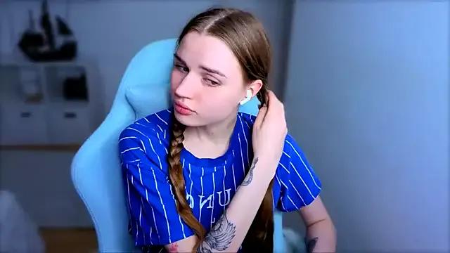 StripChat StellaLawless  is Freechat  StellaLawless — TONGUE OUT