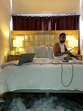 Sweet_and_caramel on StripChat 