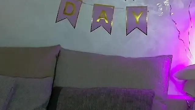 SweetDarling7 on StripChat 