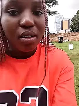 SweetHoney21_ on StripChat 