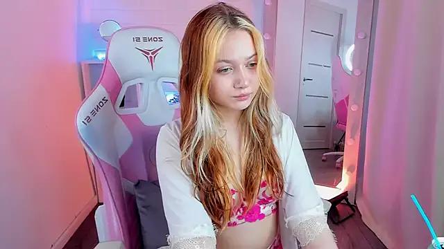 SweetieAngela on StripChat 