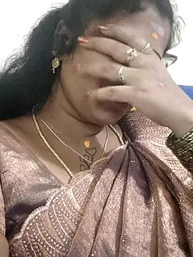 sweetqueen143 on StripChat 