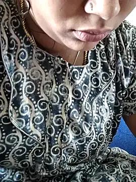 sweetqueen143 on StripChat 