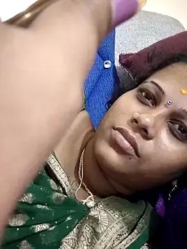 sweetqueen143 on StripChat 