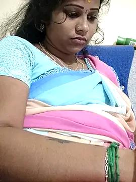 sweetqueen143 on StripChat 